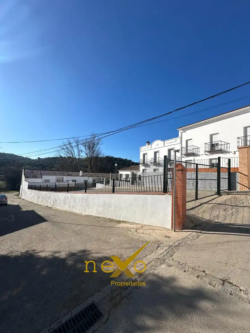 Vista exterior de Casa o xalet en venda en San Nicolás del Puerto
