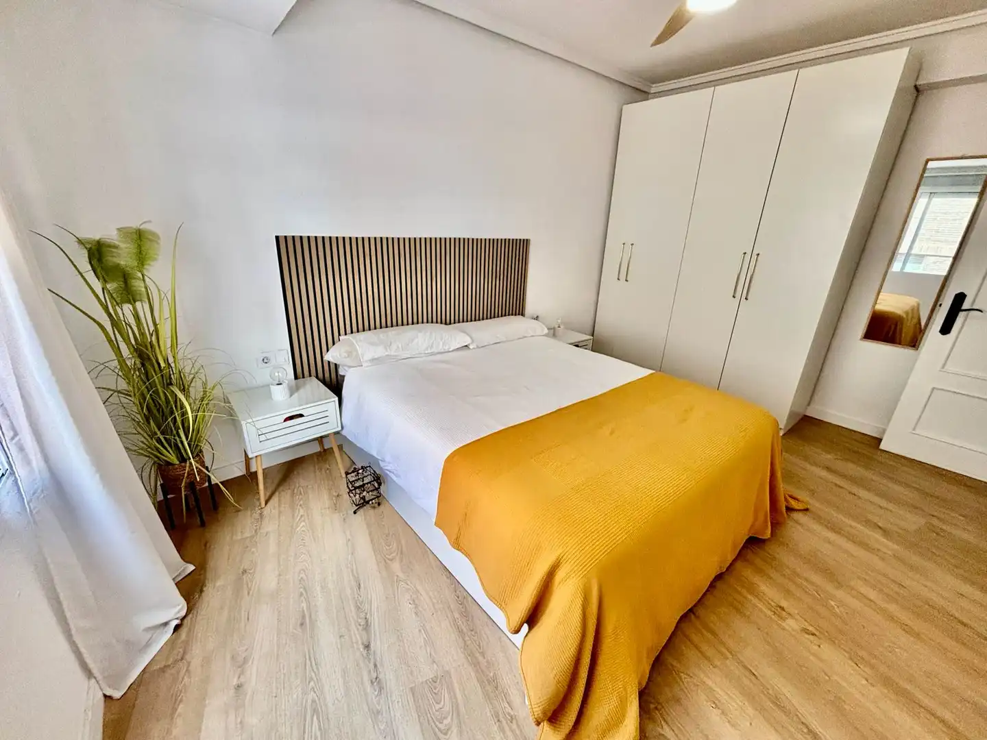 Habitación de Piso en venta en Alicante / Alacant con Aire acondicionado y Balcón