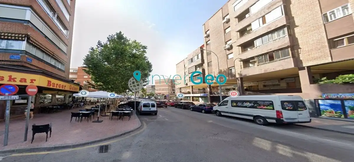Vista exterior de Local en venda en Madrid amb Moblat