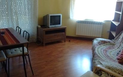 Living room of Flat for sale in Salamanca Capital  with Balcony