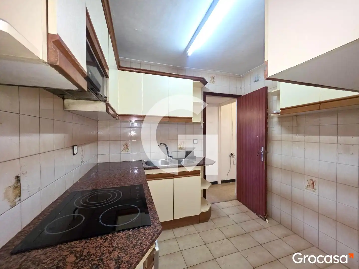 Kitchen of Flat for sale in Cornellà de Llobregat  with Air Conditioner, Heating and Oven