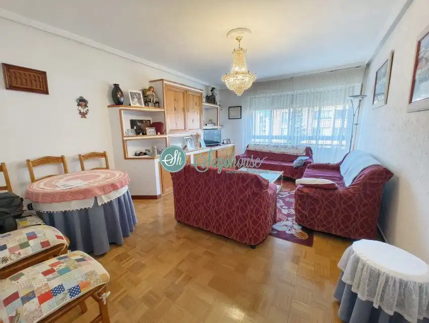 Living room of Flat for sale in Segovia  with Heating, Parquet flooring and Terrace