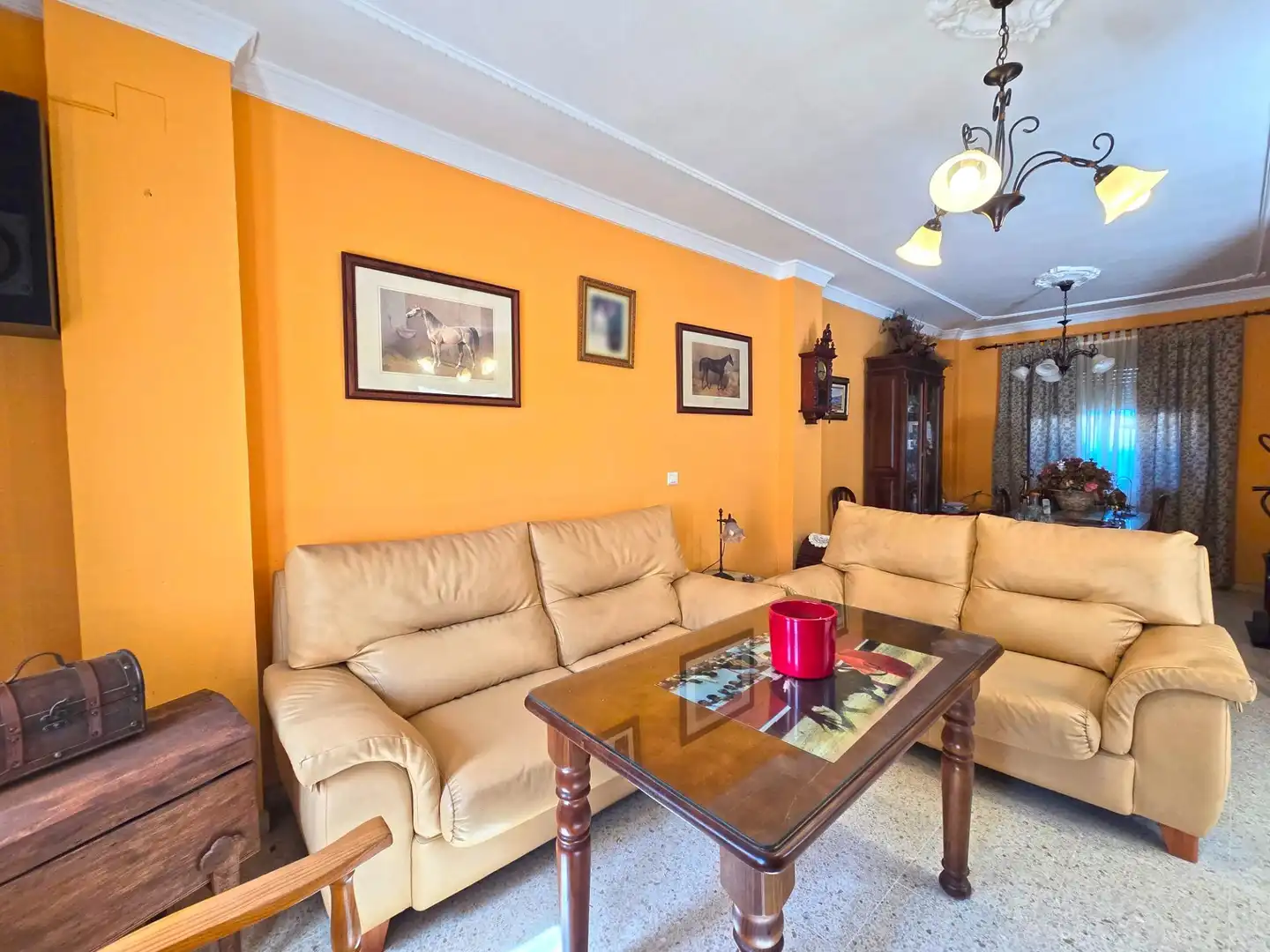 Sala d'estar de Casa adosada en venda en Espartinas