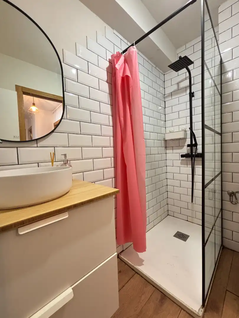 Baño de Piso en venta en Santiago de Compostela  con Calefacción, Trastero y Amueblado