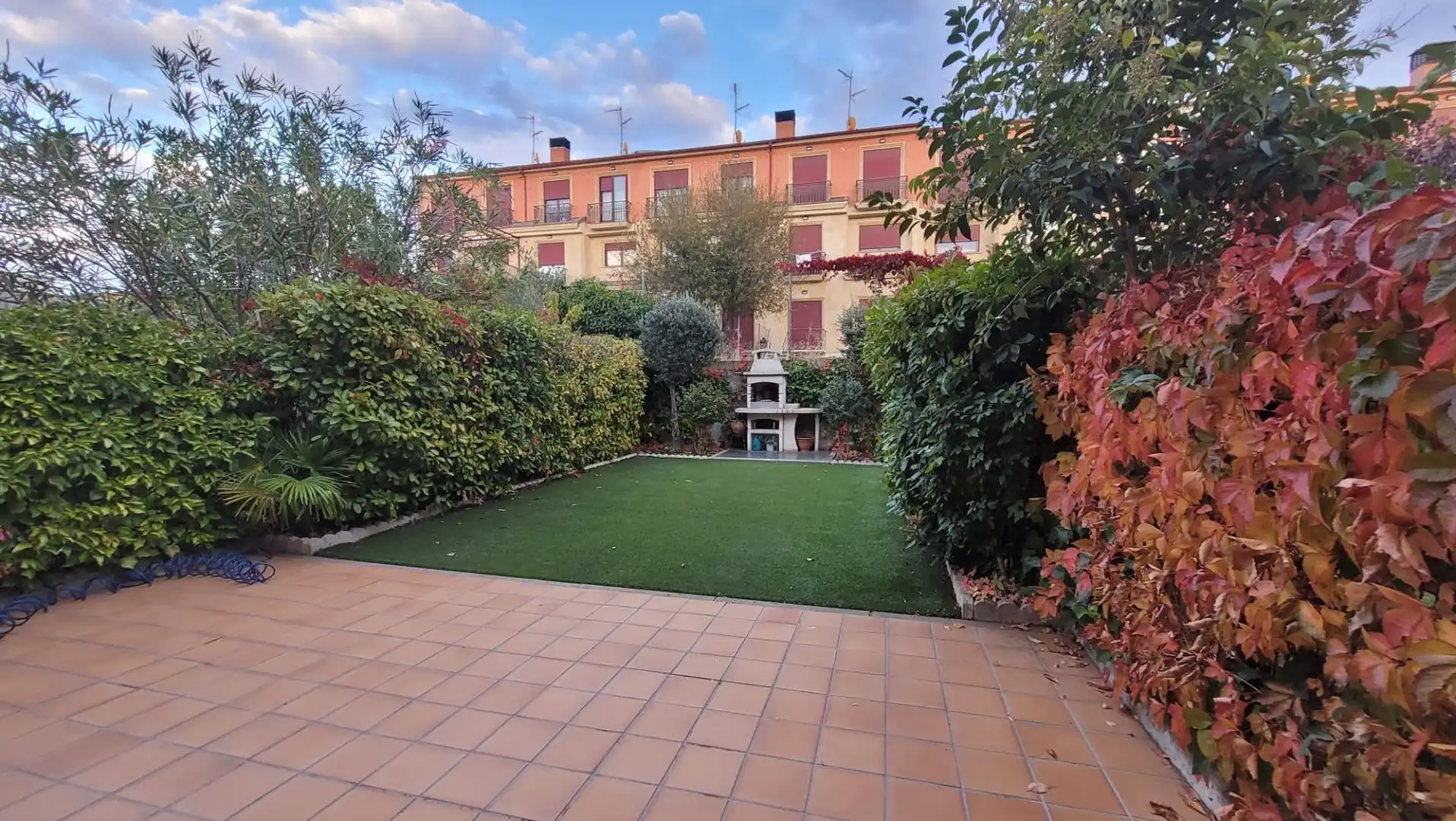 Jardí de Casa adosada en venda en Garrido