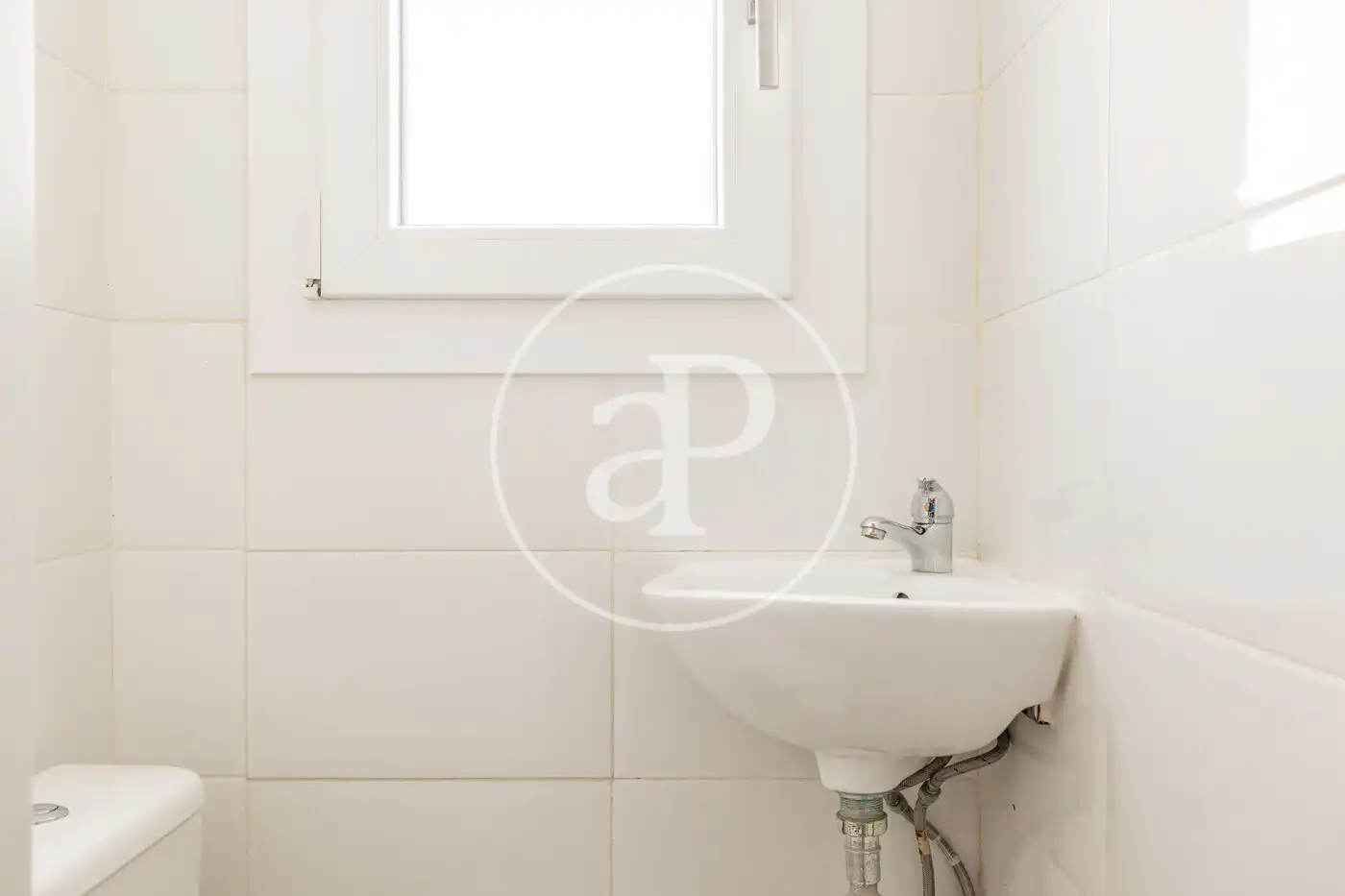 Badezimmer von Wohnung zum Verkauf in Barcelona mit Klimaanlage, Heizung und Terrasse