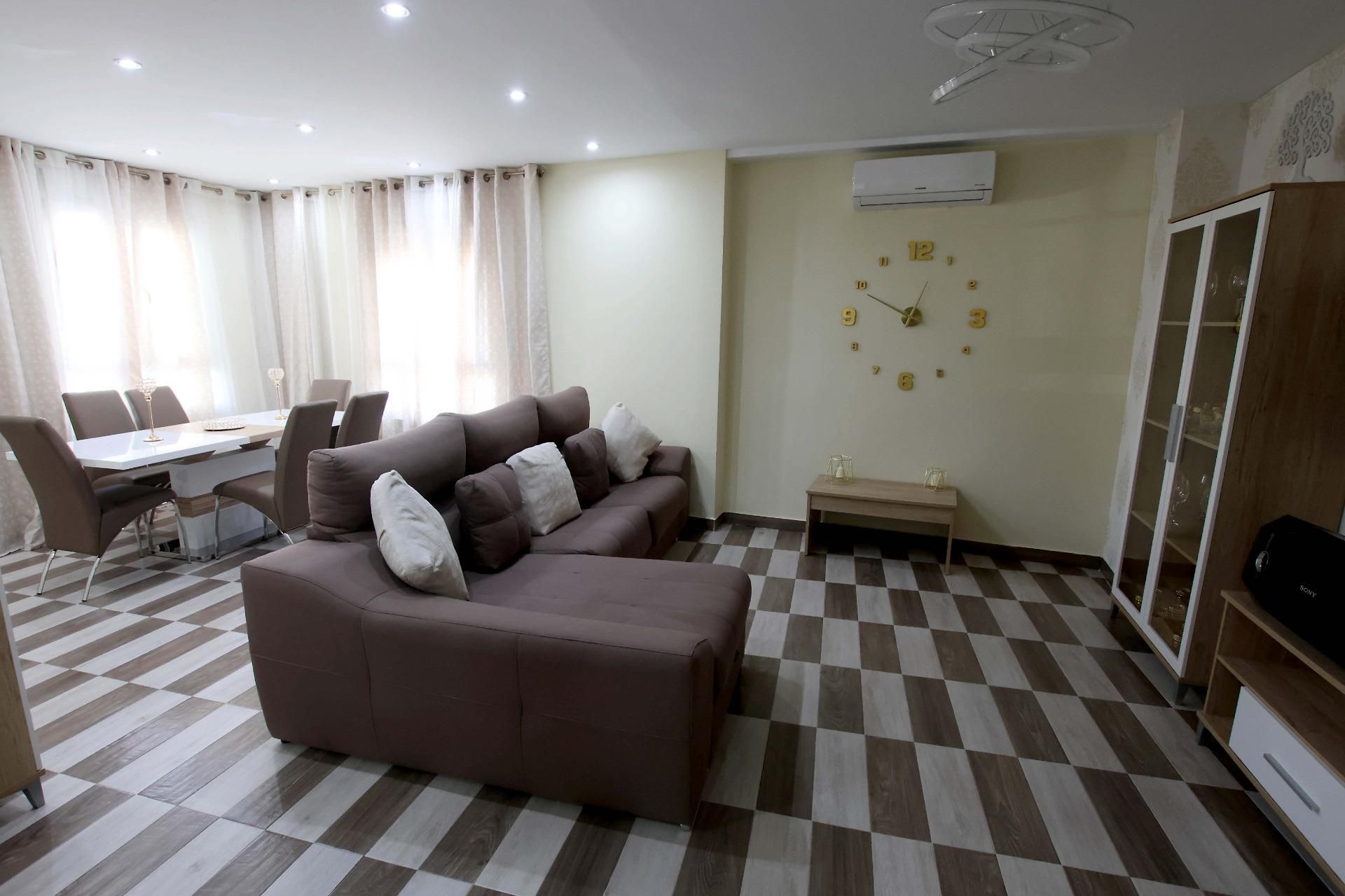 Sala d'estar de Casa o xalet en venda en Montijo amb Aire condicionat, Terrassa i Balcó