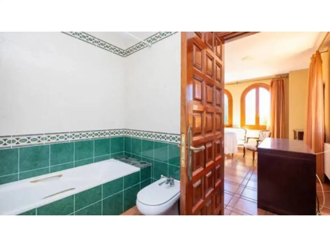 Bany de Casa o xalet en venda en Baza amb Calefacció, Jardí privat i Terrassa