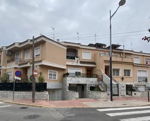 Vista exterior de Casa o xalet en venda en Callosa de Segura amb Aire condicionat, Calefacció i Jardí privat