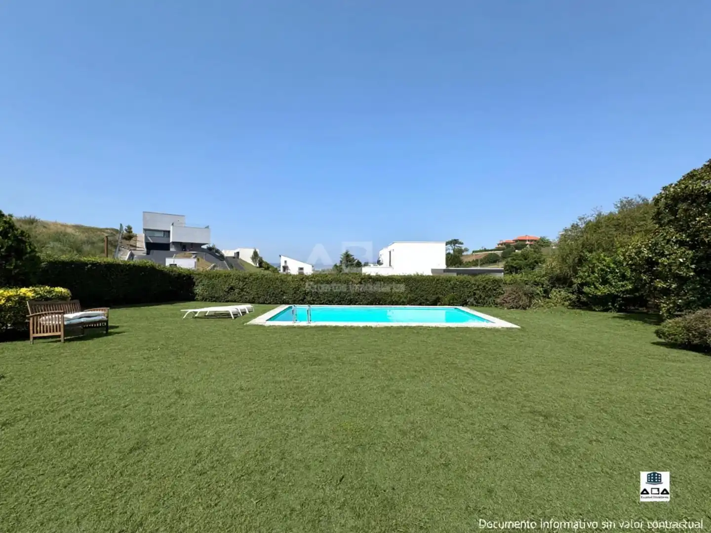 Jardí de Casa o xalet en venda en Gijón  amb Calefacció, Jardí privat i Traster