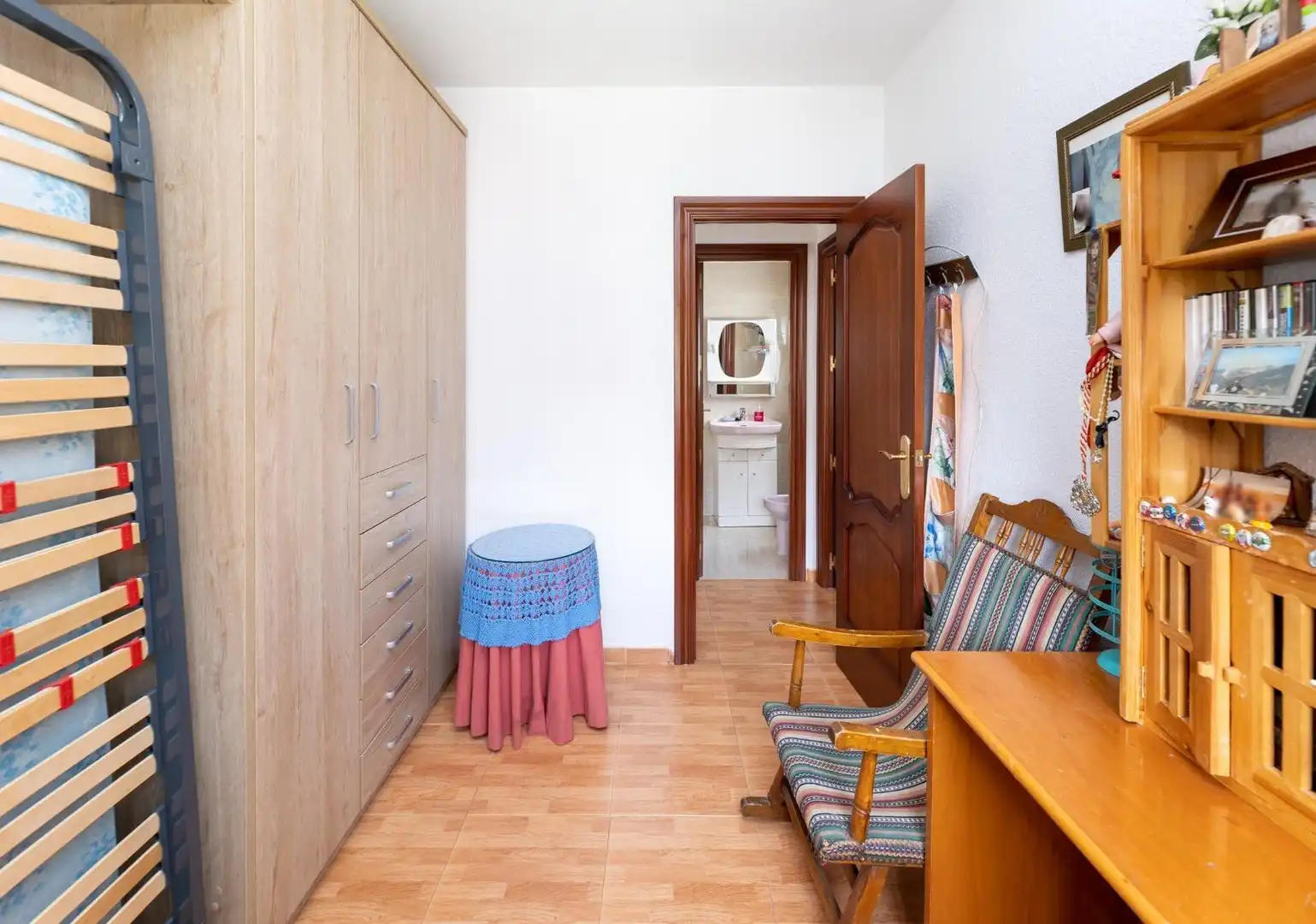 Schlafzimmer von Wohnung zum Verkauf in Granada mit Möbliert und Balkon