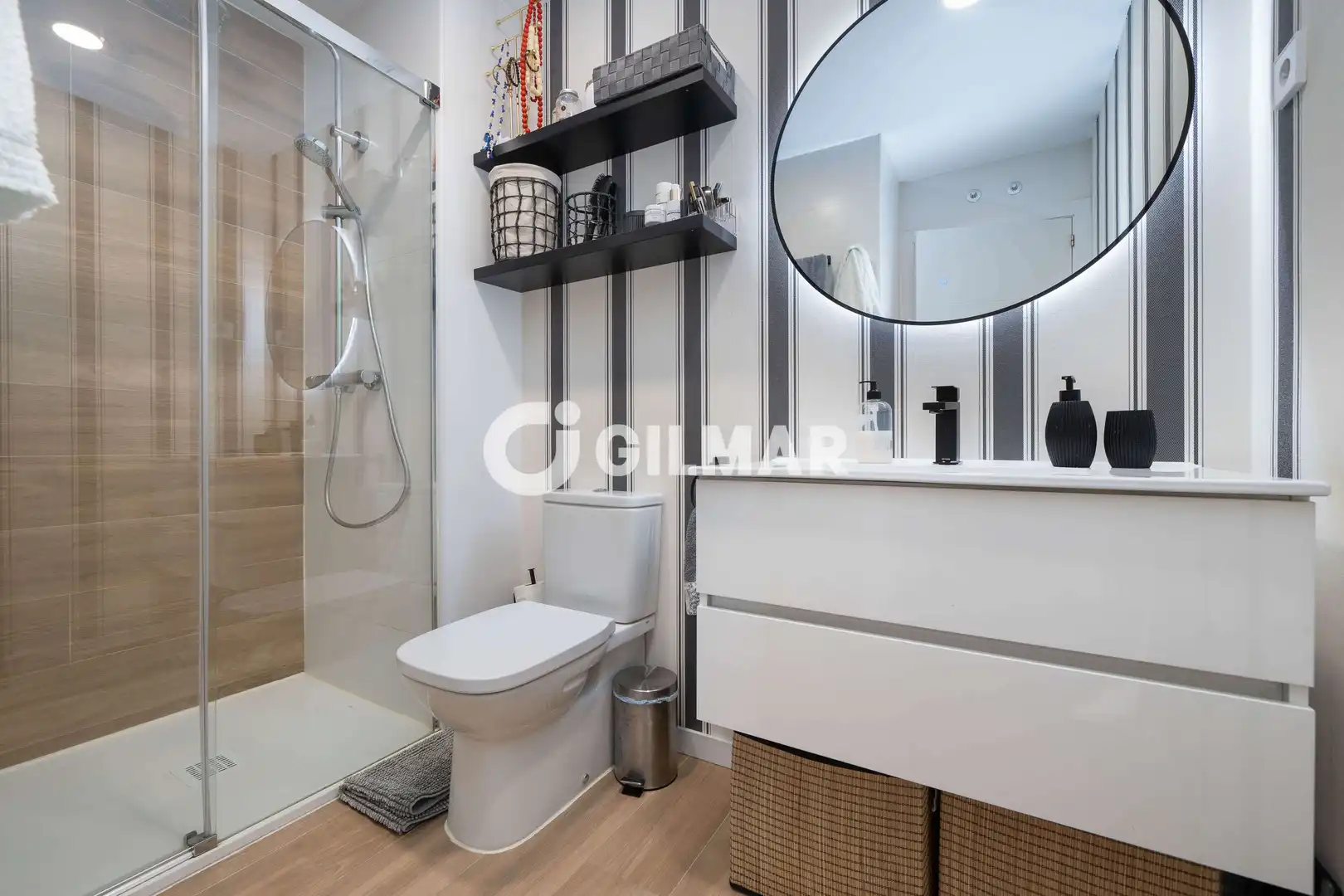 Baño de Casa adosada en venta en Madrid con Calefacción, Jardín privado y Piscina