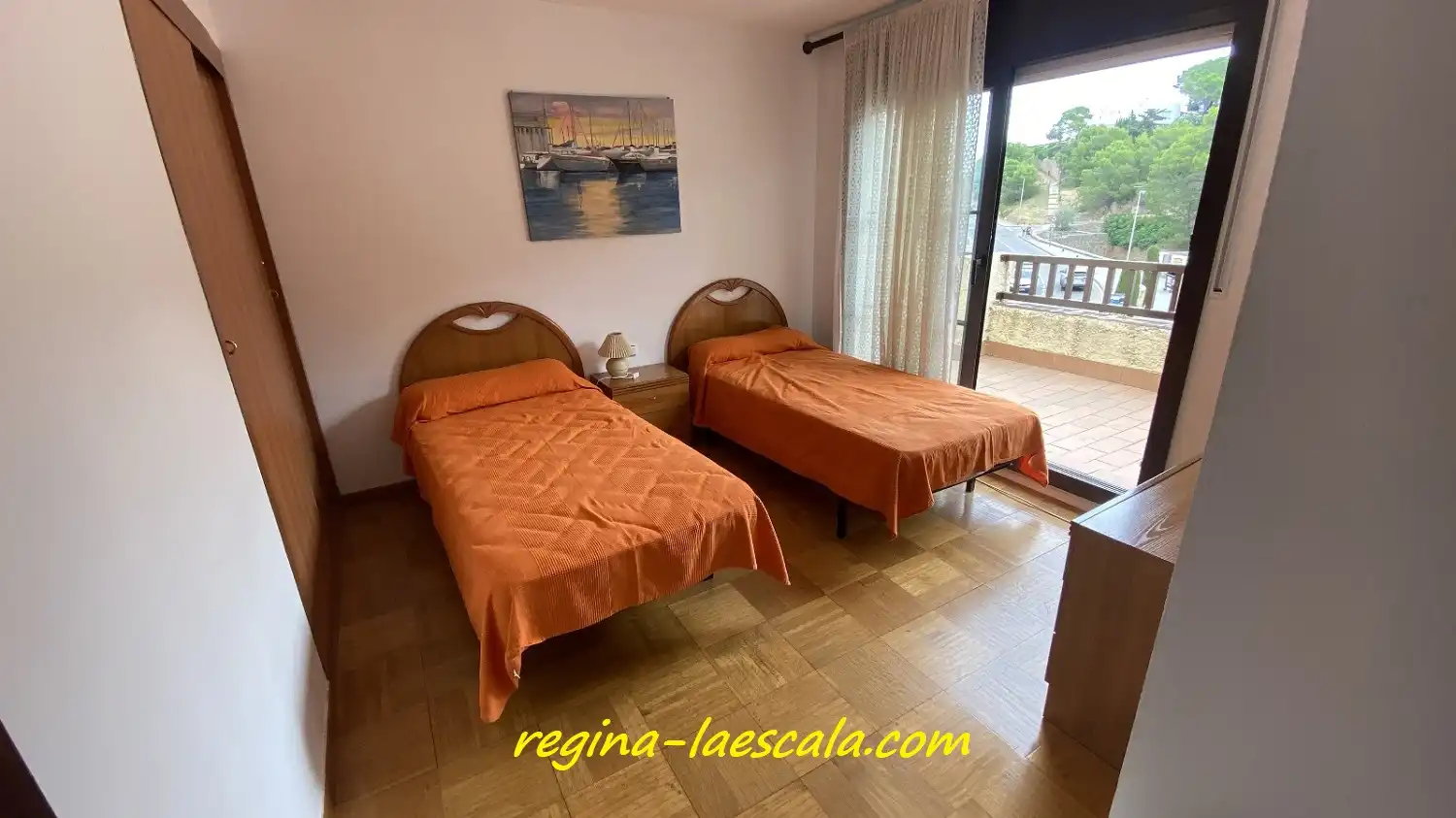Schlafzimmer von Dachboden zum Verkauf in L'Escala mit Terrasse, Möbliert und Mikrowelle