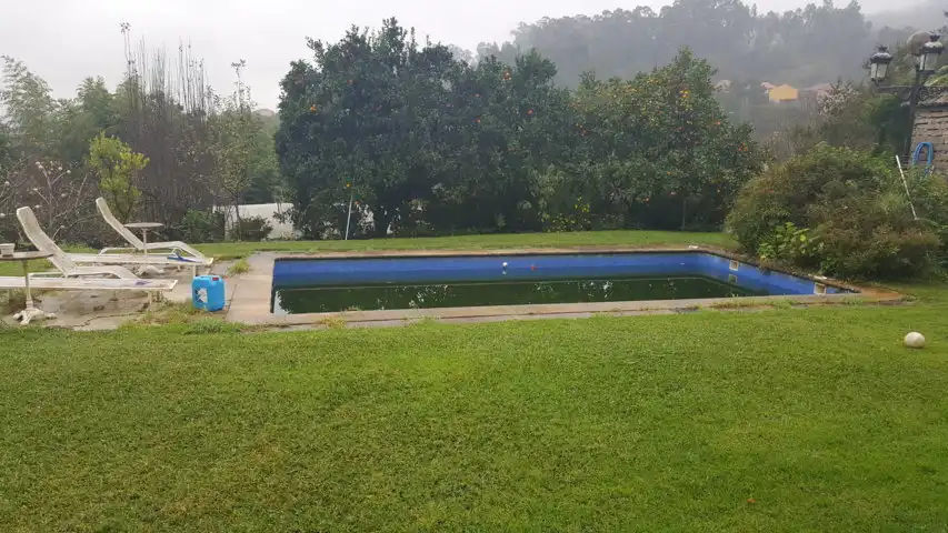 Piscina de Casa o chalet en venta en Pontevedra Capital  con Calefacción, Jardín privado y Terraza