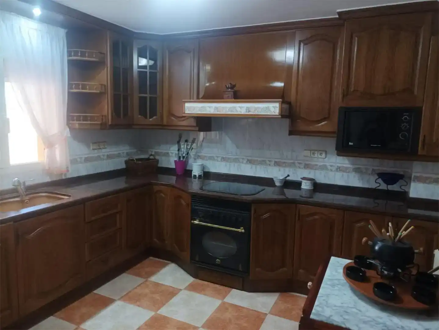 Cuina de Casa o xalet de lloguer en Dénia amb Aire condicionat, Jardí privat i Piscina