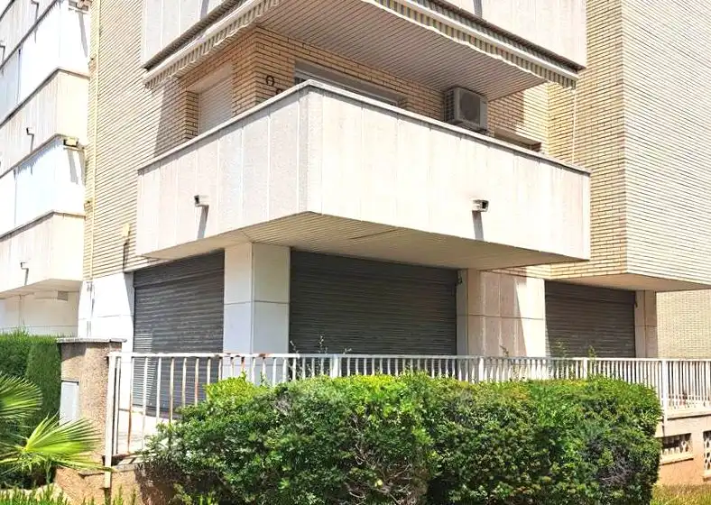 Locale commerciale in vendita a Sant Esteve Sesrovires, imagen 3