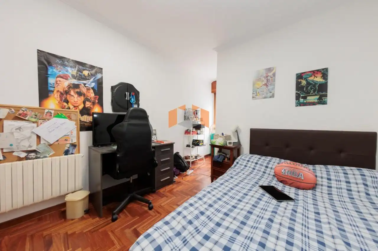 Bedroom of Houses for sale in Vigo   with Heating, Private garden and Parquet flooring