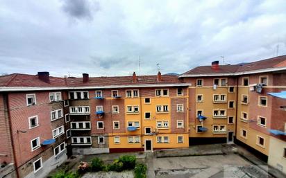 Vista exterior de Pis en venda en Bilbao 