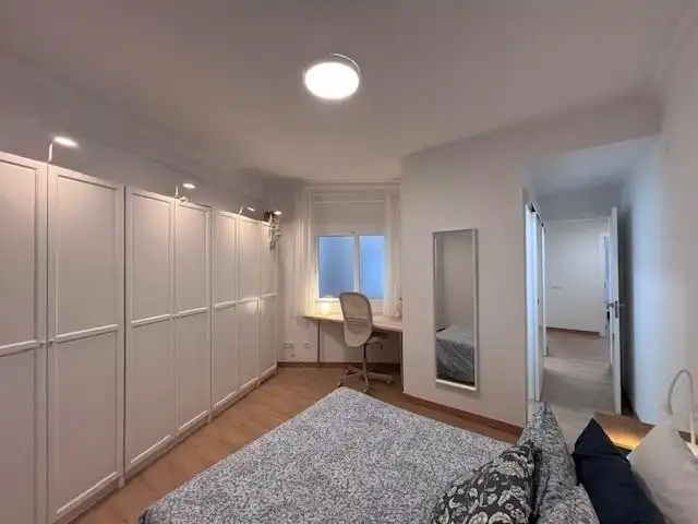 Piso en venta en Avenida Gran Via de les Corts Catalanes, Hostafrancs