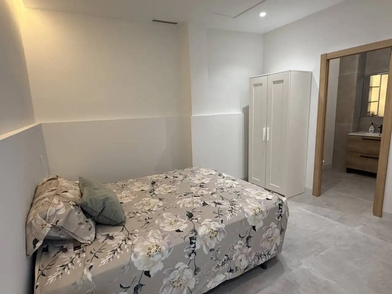 Dormitori de Loft de lloguer en Elche / Elx amb Aire condicionat i Moblat
