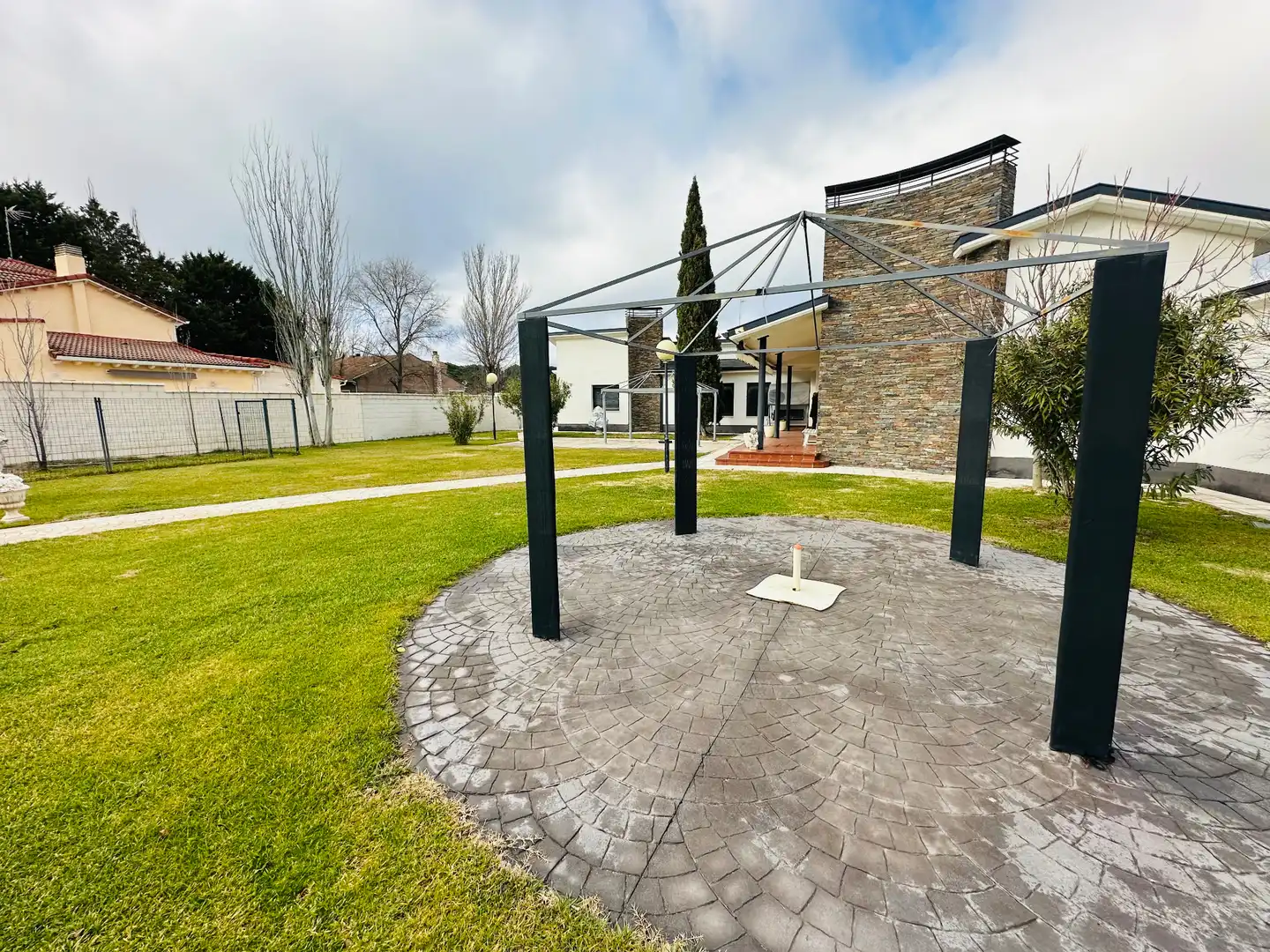 Vista exterior de Casa o chalet en venta en Mojados con Calefacción, Jardín privado y Terraza