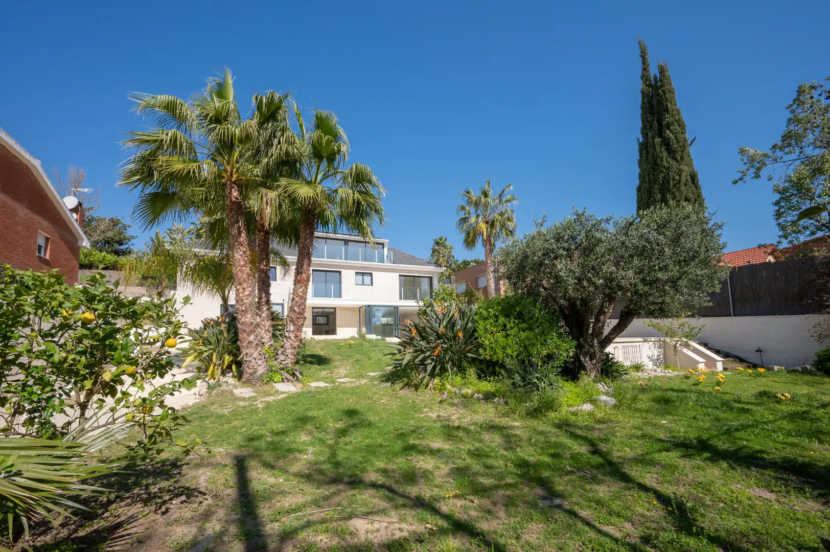 Jardí de Casa o xalet en venda en Sant Just Desvern amb Aire condicionat, Calefacció i Jardí privat