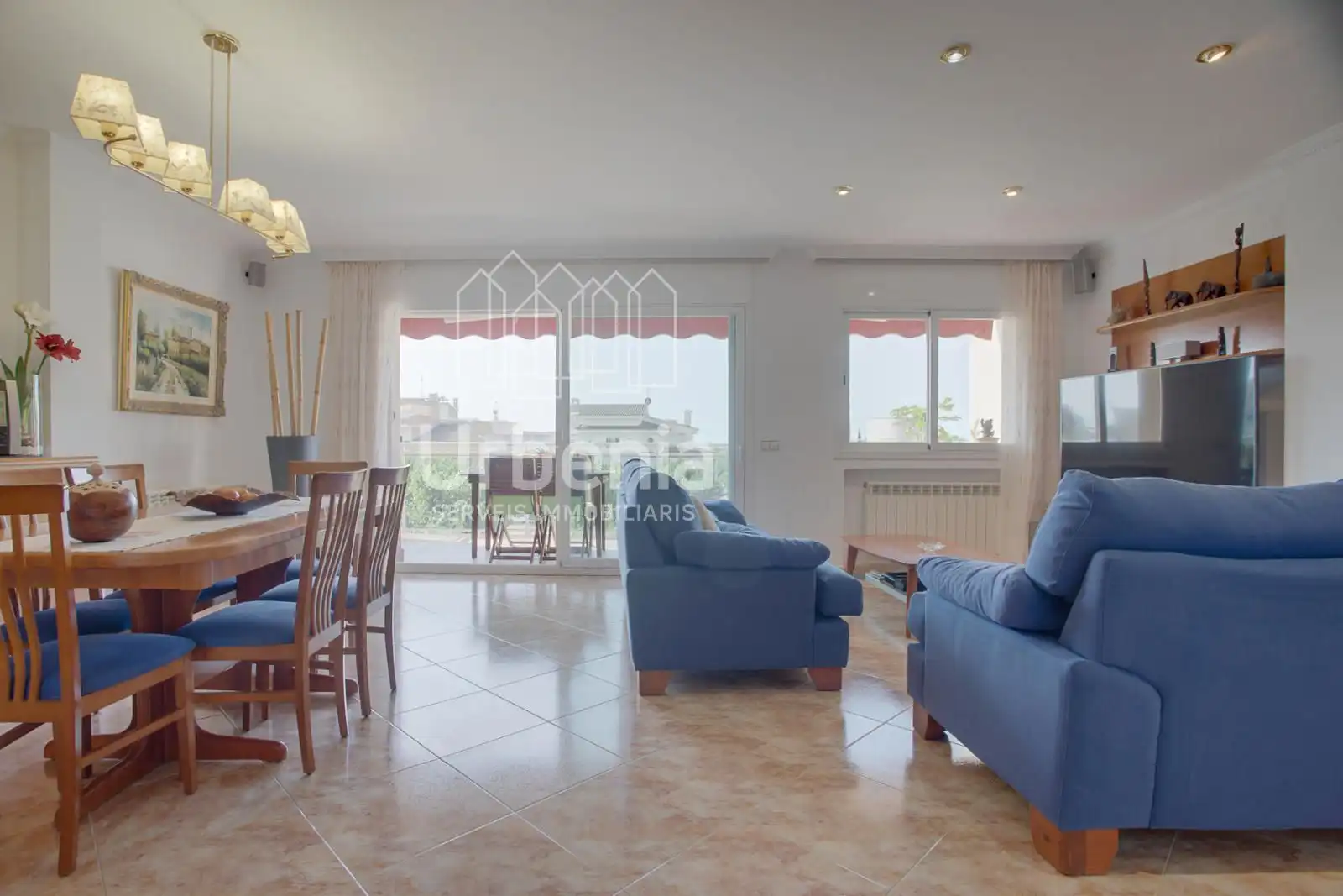 Sala d'estar de Casa o xalet en venda en Pineda de Mar amb Aire condicionat, Calefacció i Terrassa