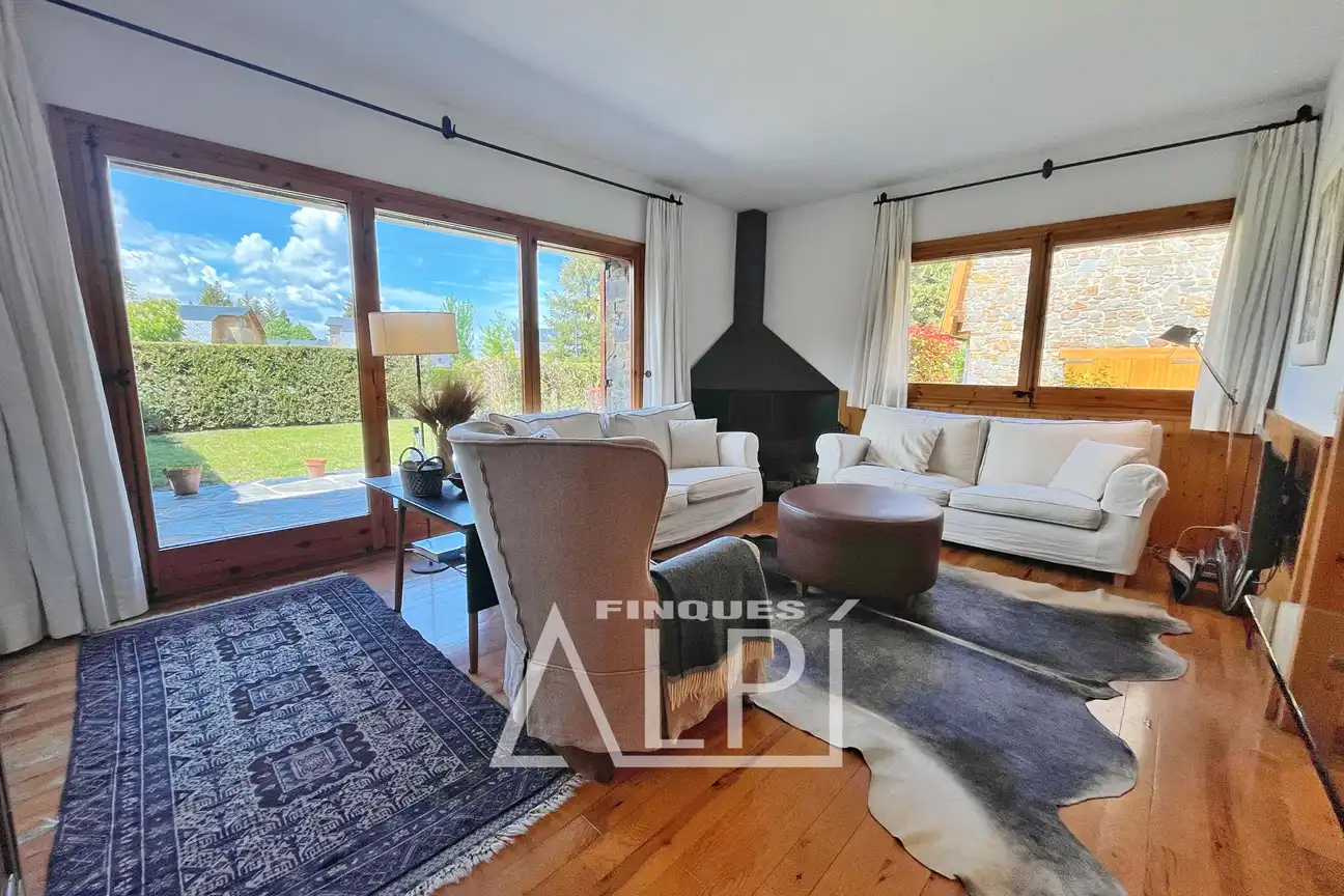 Living room of Detached homes for sale in Prats i Sansor  with Heating, Private garden and Parquet flooring