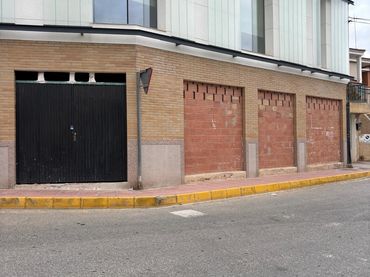 Local comercial en venta en Plaza Chimenea Basilio 1
