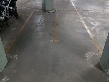 Motorbike to rent in Carrer de la Llacuna 25
