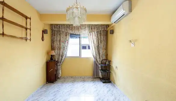 Habitación de Piso en venta en Granada con Calefacción, Terraza y Balcón