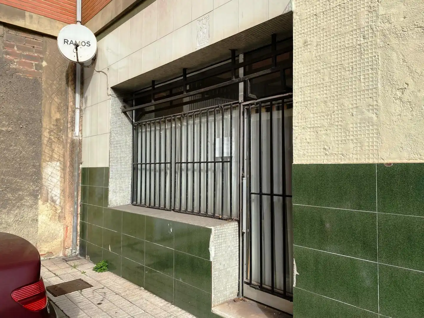 Vista exterior de Local en venta en Gijón  con Amueblado y Alarma