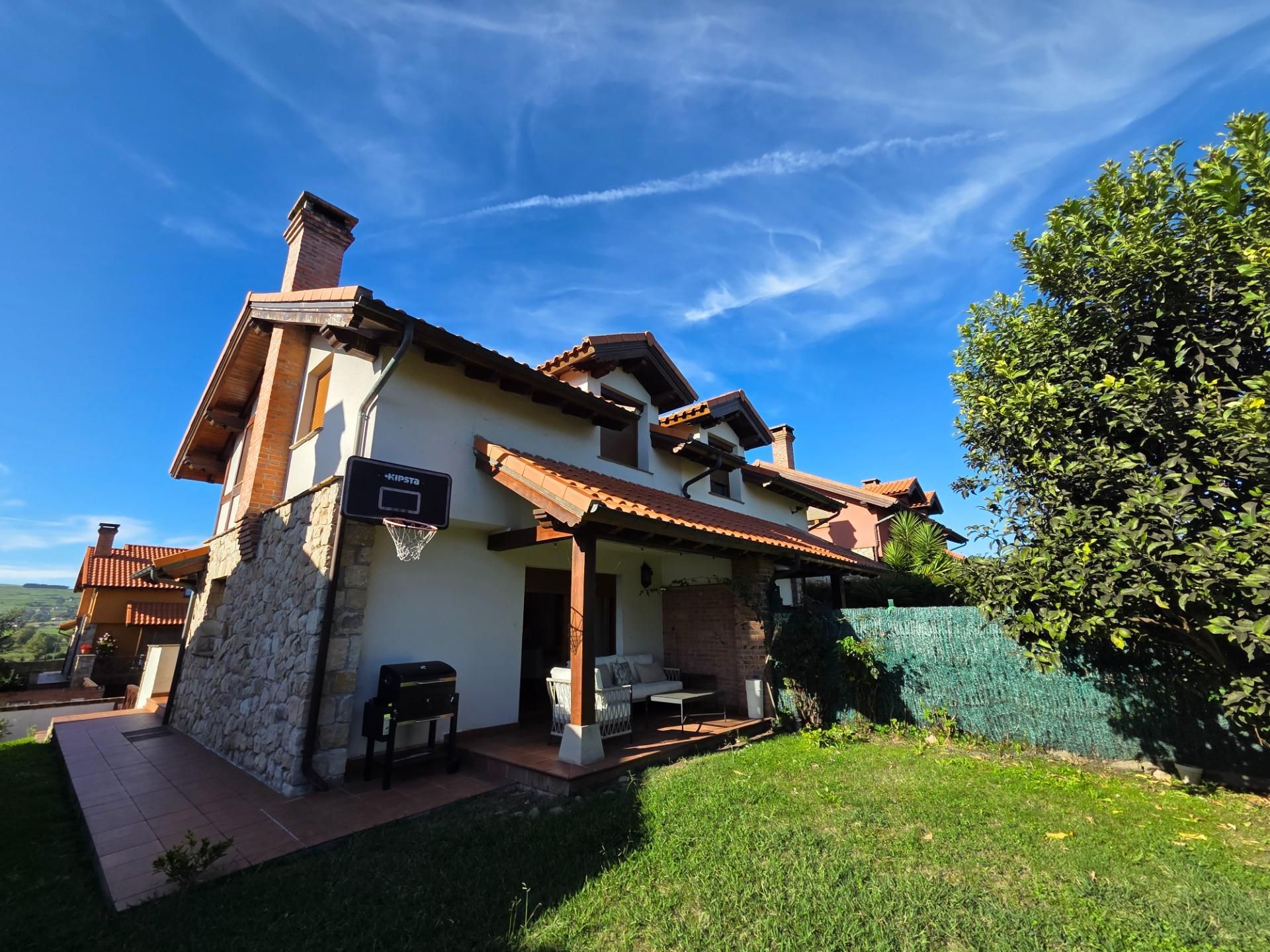 Casa adosada en venda