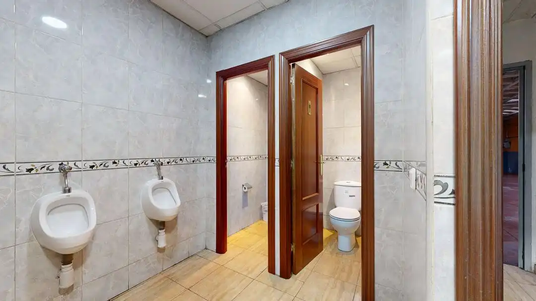 Badezimmer von Geschaftsraum zur Miete in Madrid