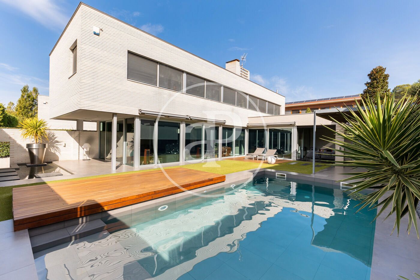 Piscina de Casa o xalet de lloguer en Sant Cugat del Vallès amb Aire condicionat, Calefacció i Jardí privat
