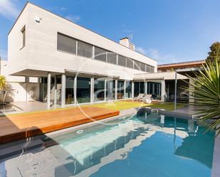 Swimming pool of House or chalet to rent in Sant Cugat del Vallès  with Air Conditioner, Heating and Private garden