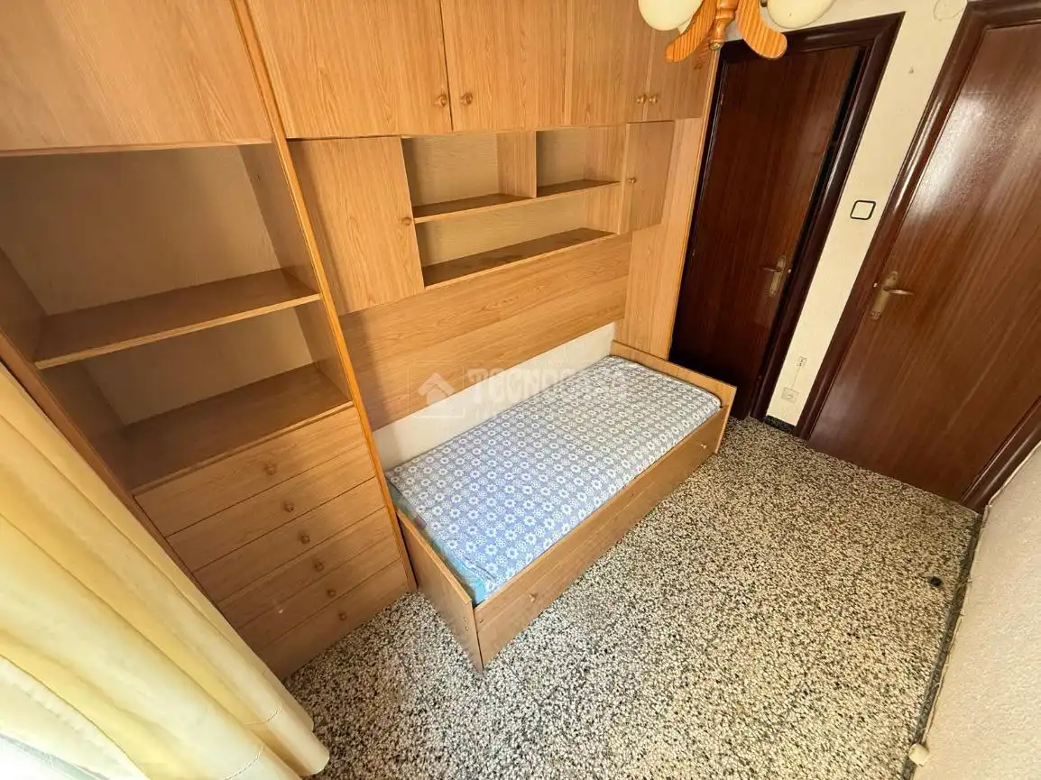 Bedroom of Flat for sale in Zaragoza