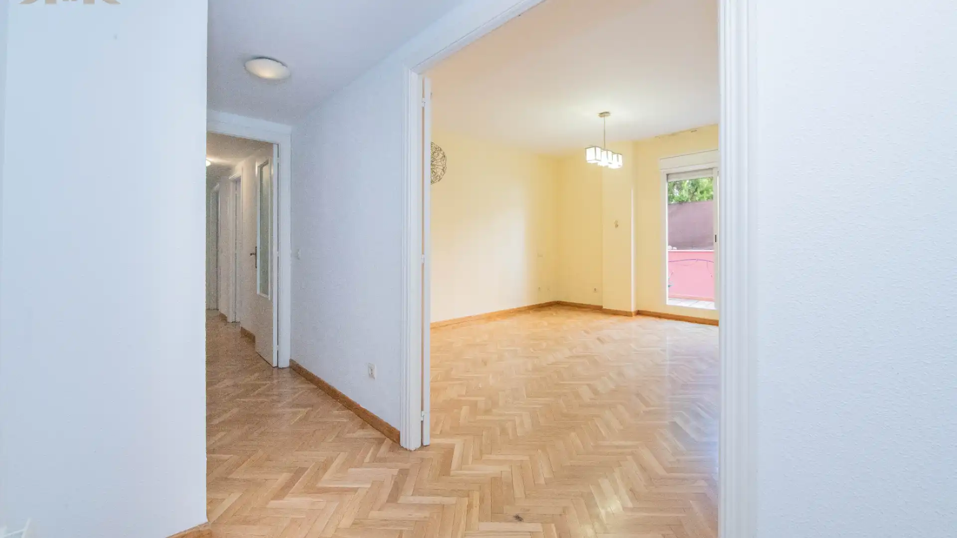 Flat for sale in  Madrid Capital  with Air Conditioner, Heating and Private garden