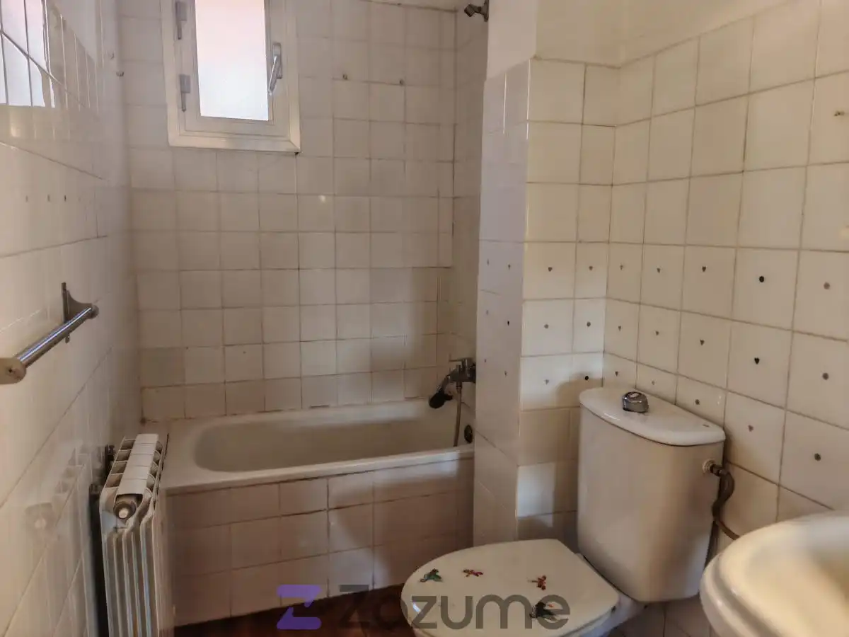 Baño de Piso de alquiler en Leganés con Calefacción, Terraza y Balcón