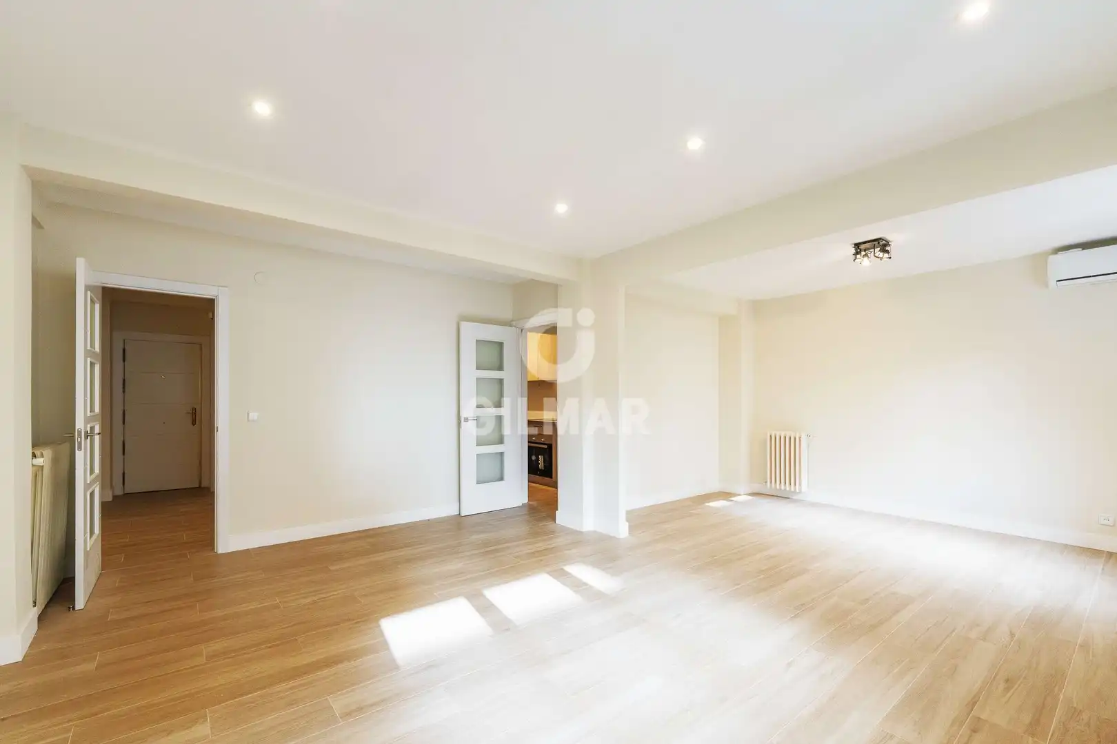 Habitación de Piso en venta en Madrid con Calefacción