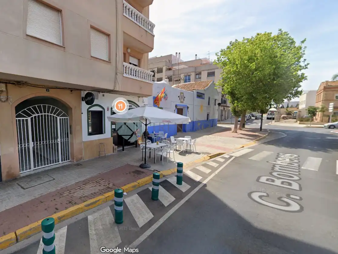 Vista exterior de Local en venta en La Pobla de Farnals