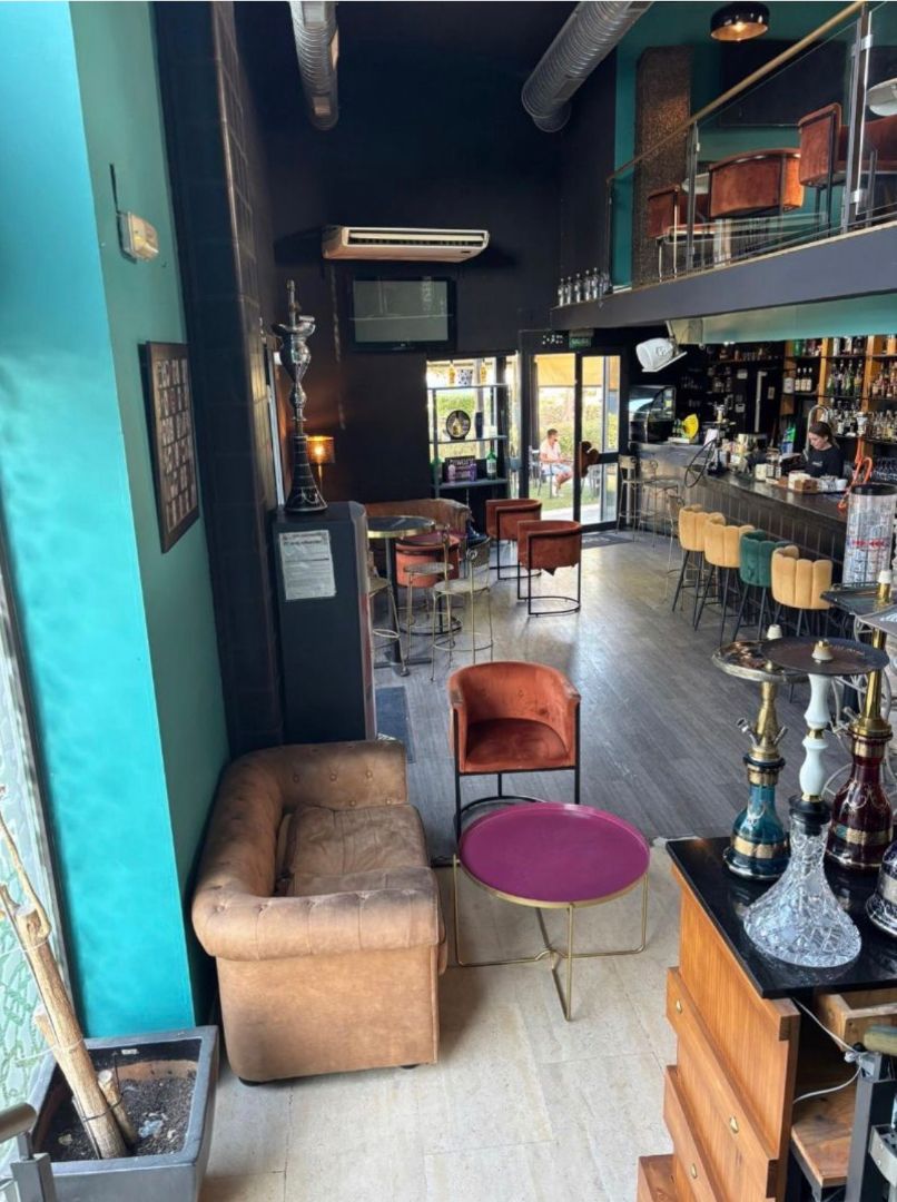 Local de alquiler en  Sevilla Capital con Aire acondicionado, Parquet y Terraza