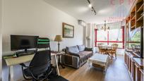 Living room of Flat to rent in  Madrid Capital  with Air Conditioner, Heating and Parquet flooring