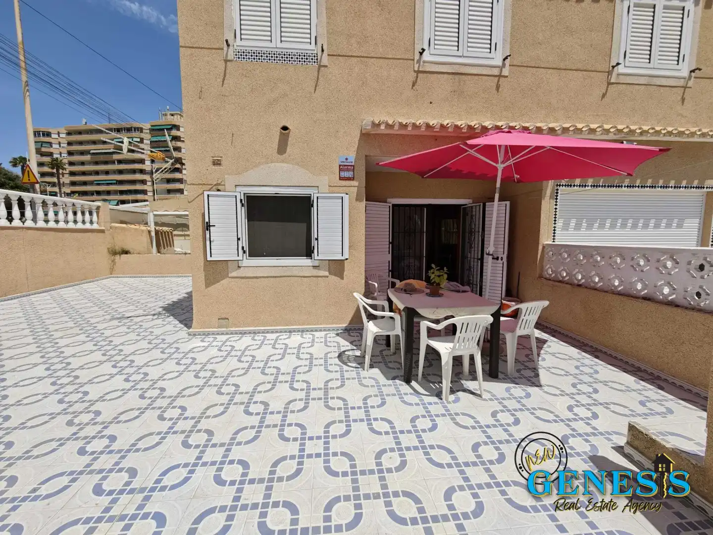 Terrace of Ground floor for sale in Torrevieja  with Air Conditioner, Private garden and Terrace
