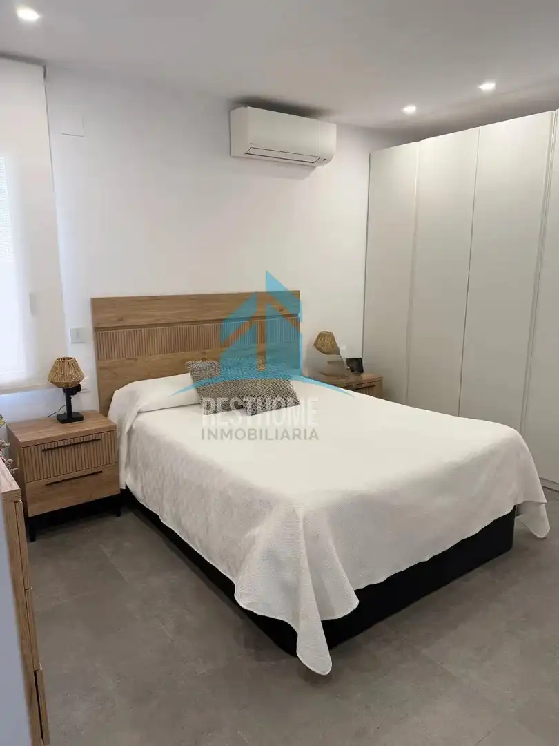 Bedroom of Houses for sale in Oliva  with Air Conditioner, Heating and Private garden