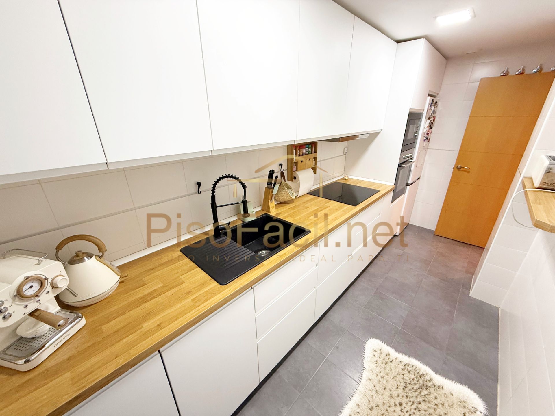 Flat for sale in Calle del Planeta Venus, Parla Este