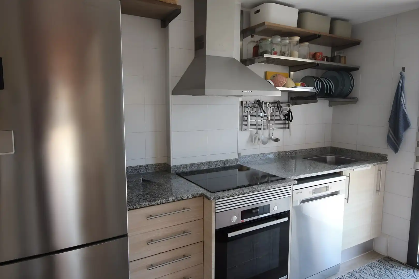Cocina de Dúplex en venta en Figueres con Calefacción, Terraza y Trastero