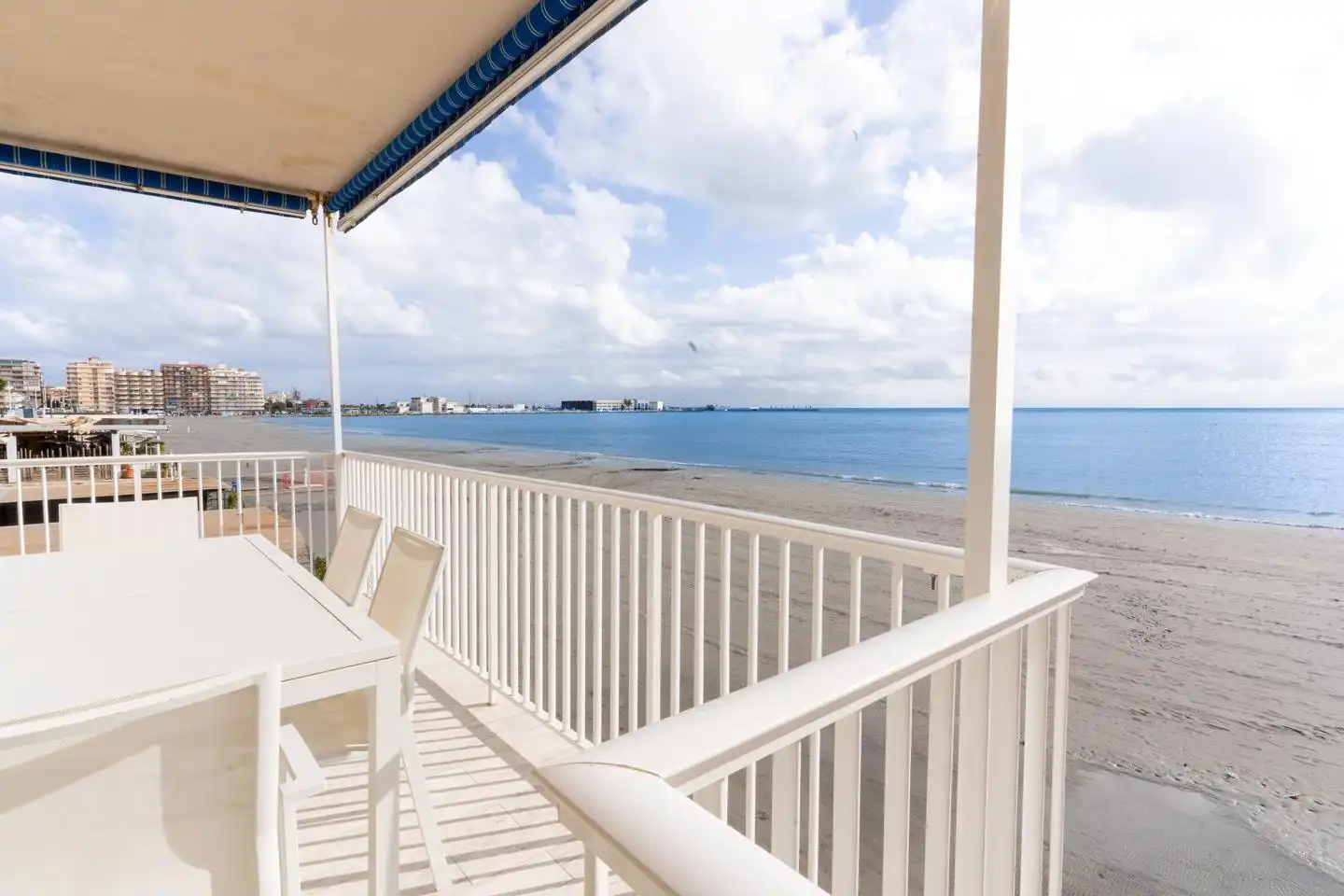 Terrasse von Wohnung zum Verkauf in Santa Pola mit Klimaanlage, Heizung und Terrasse