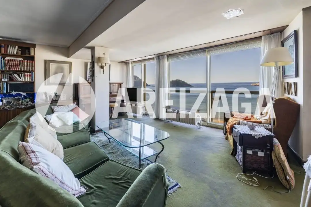 Piso con terraza en venta en Paseo de Miraconcha 6, imagen 3