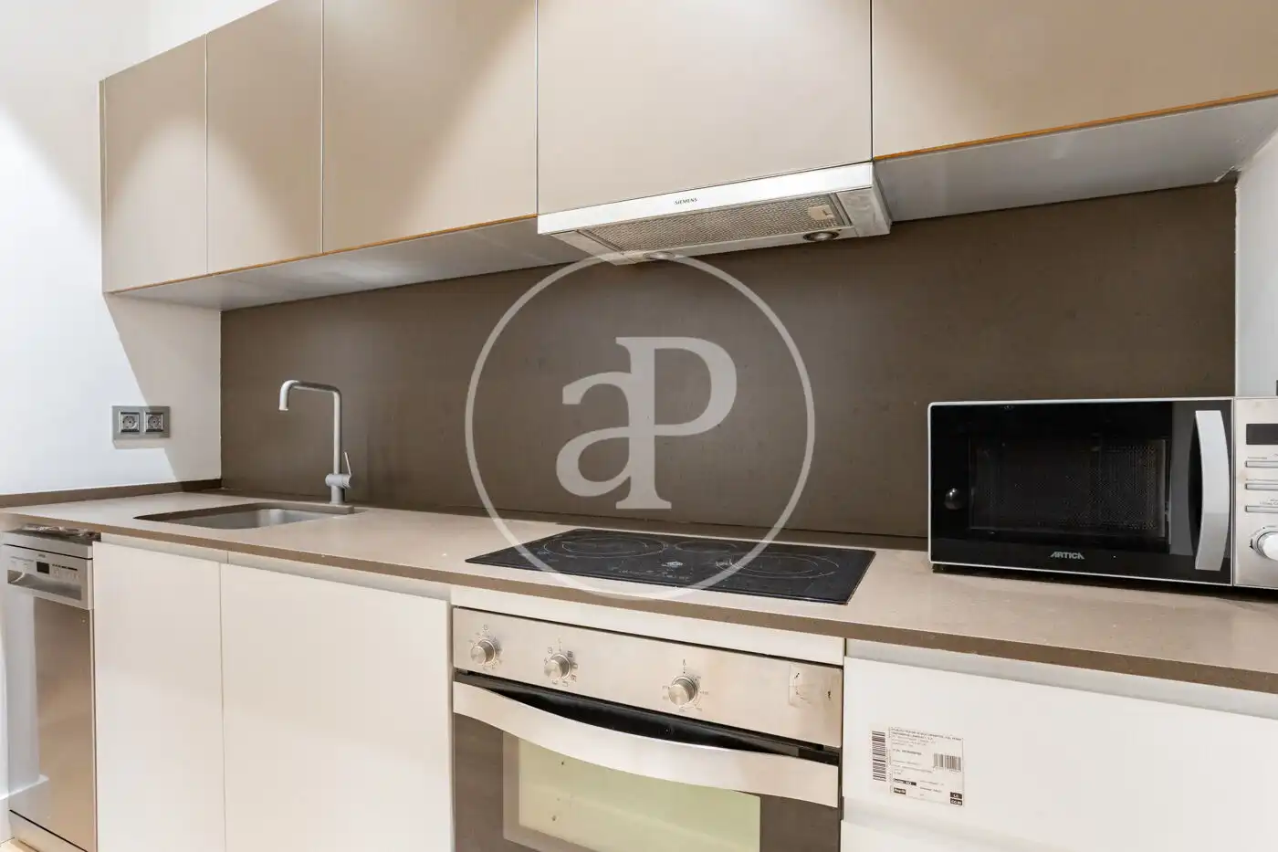 Cocina de Piso de alquiler en Valencia con Aire acondicionado, Calefacción y Trastero